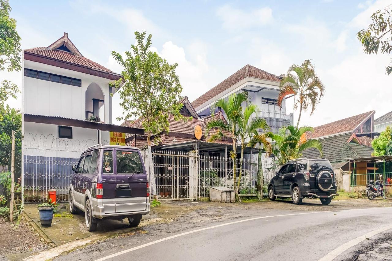 Spot On 90797 Sukun Syariah Homestay マラン エクステリア 写真