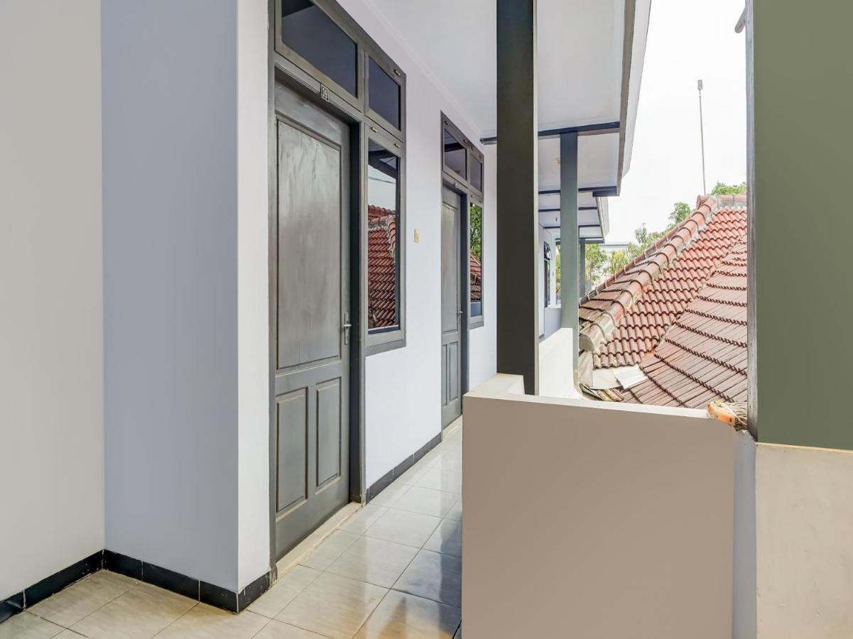 Spot On 90797 Sukun Syariah Homestay マラン エクステリア 写真