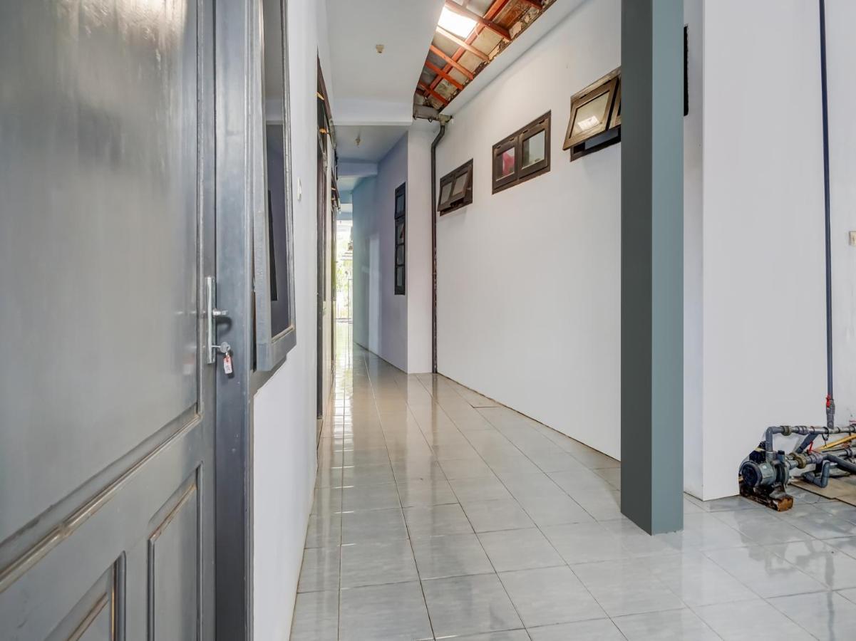 Spot On 90797 Sukun Syariah Homestay マラン エクステリア 写真