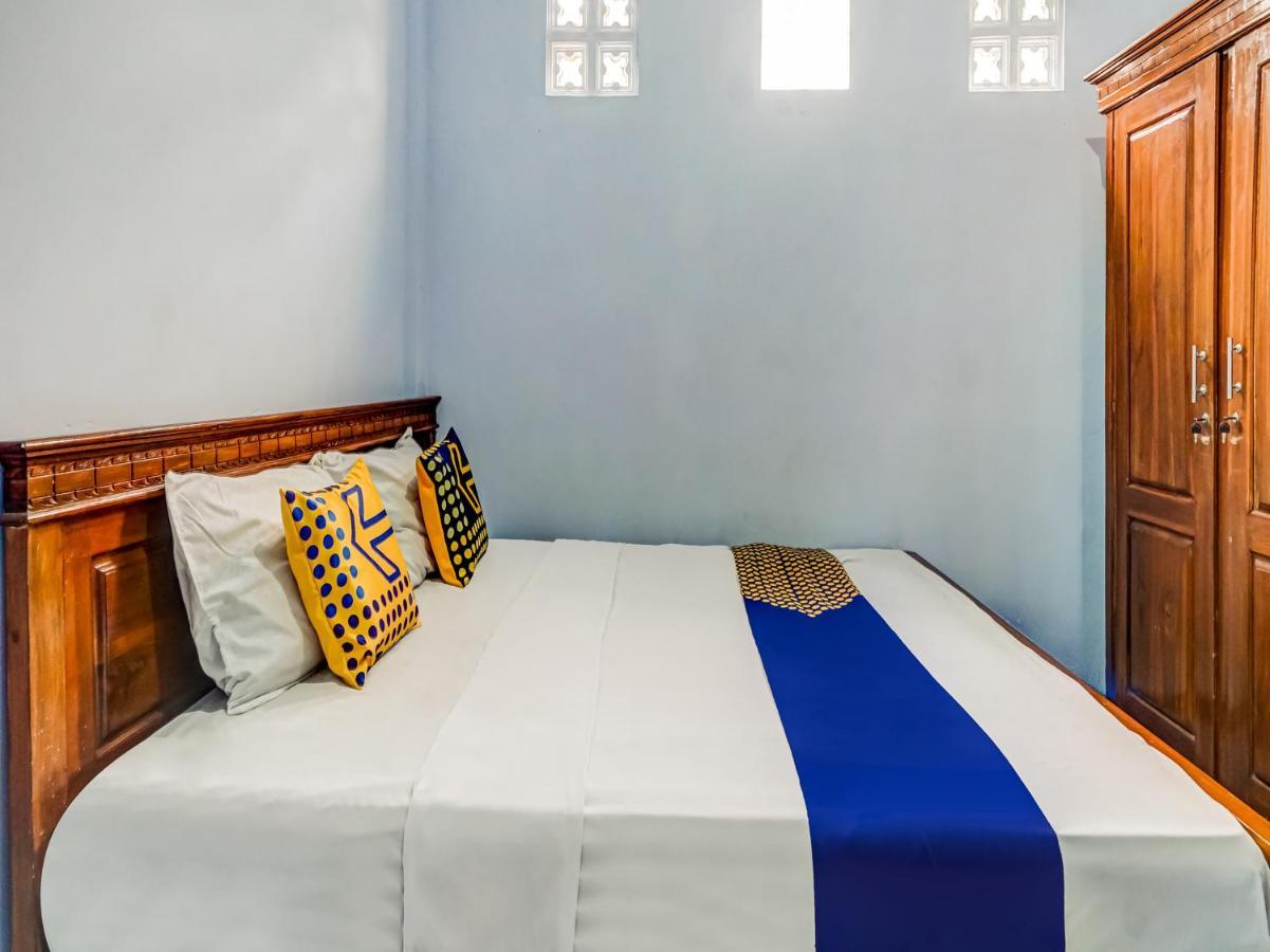 Spot On 90797 Sukun Syariah Homestay マラン エクステリア 写真