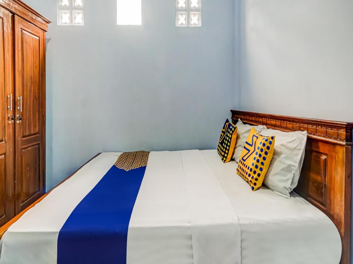 Spot On 90797 Sukun Syariah Homestay マラン エクステリア 写真