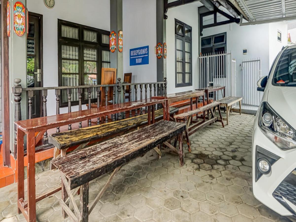 Spot On 90797 Sukun Syariah Homestay マラン エクステリア 写真