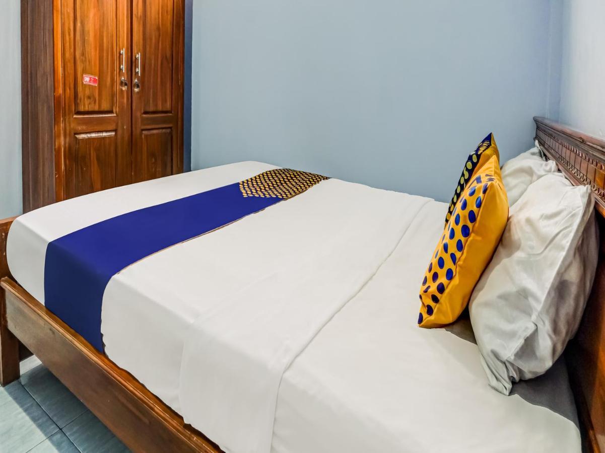 Spot On 90797 Sukun Syariah Homestay マラン エクステリア 写真