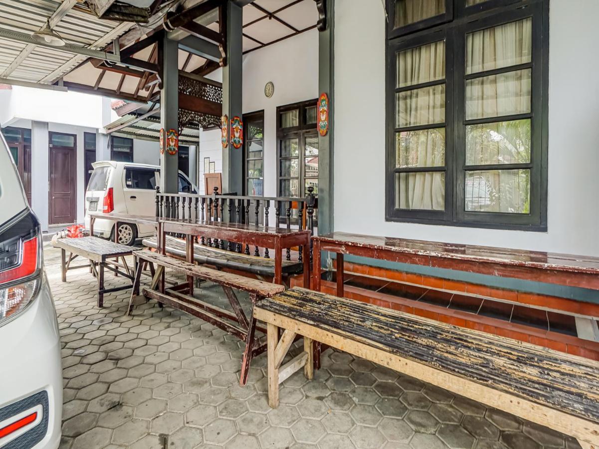 Spot On 90797 Sukun Syariah Homestay マラン エクステリア 写真