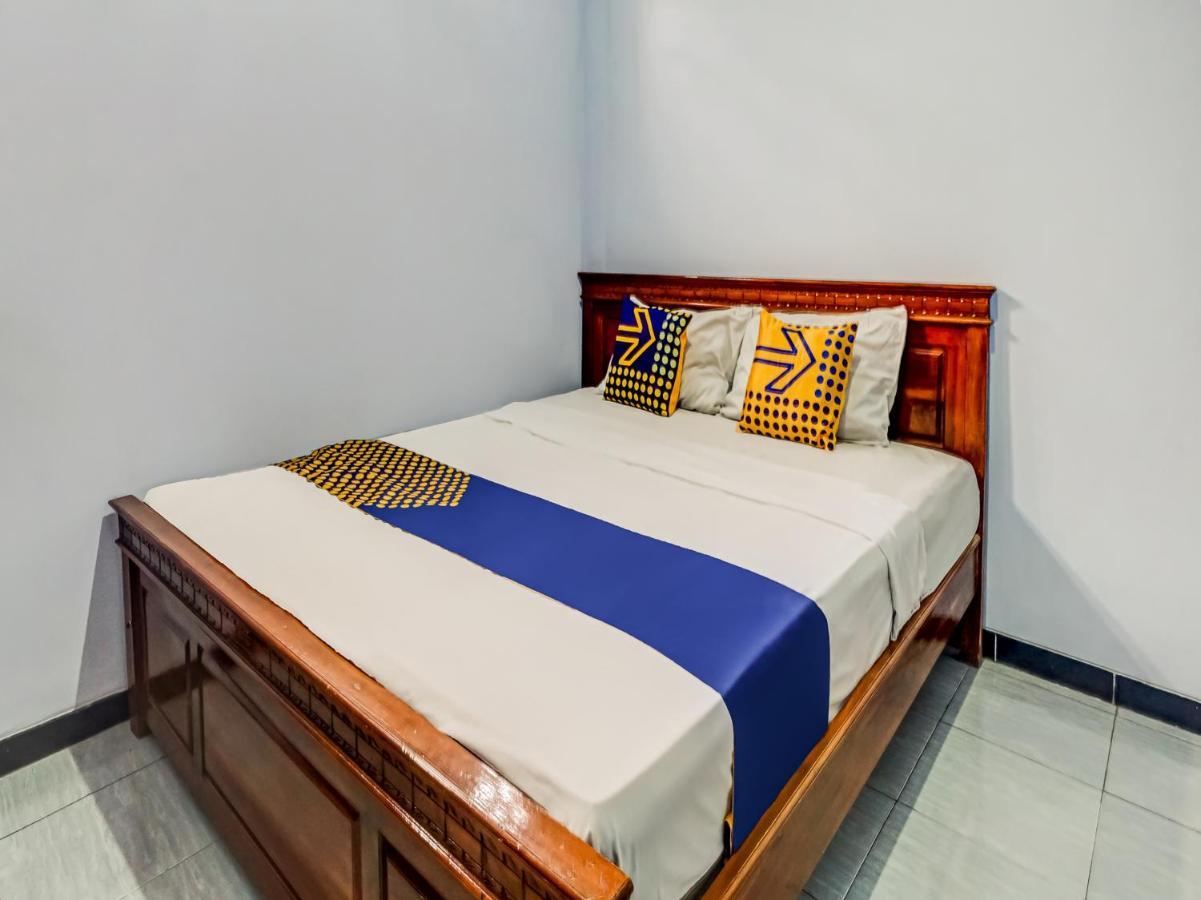 Spot On 90797 Sukun Syariah Homestay マラン エクステリア 写真
