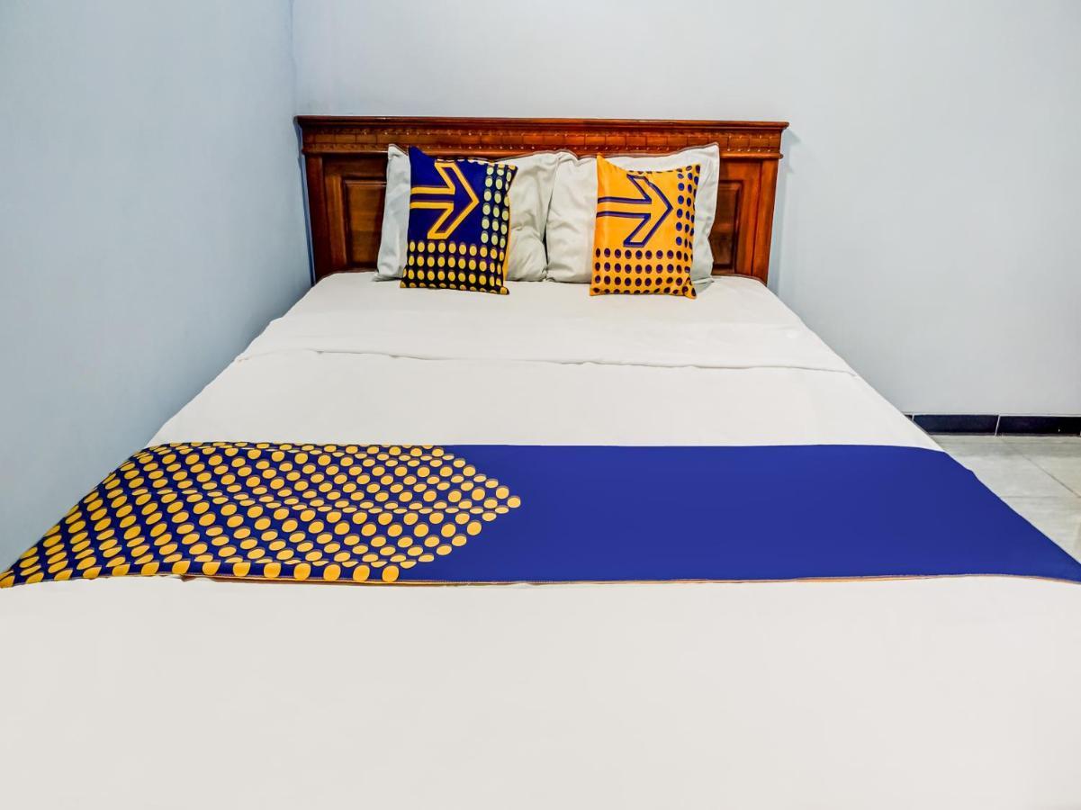 Spot On 90797 Sukun Syariah Homestay マラン エクステリア 写真